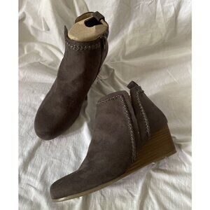 Brown Suede Ankle Booties With Side Zipper & Stacked Heel By AVA & VIV Size 8W